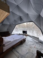 Cortinas blackout y sistema de insonorización 