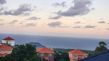 1 bedroom, in-room safe, individually decorated, blackout curtains