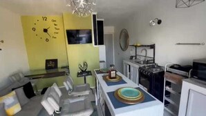 Leilighet – premium | Oppholdsområde | Bøker