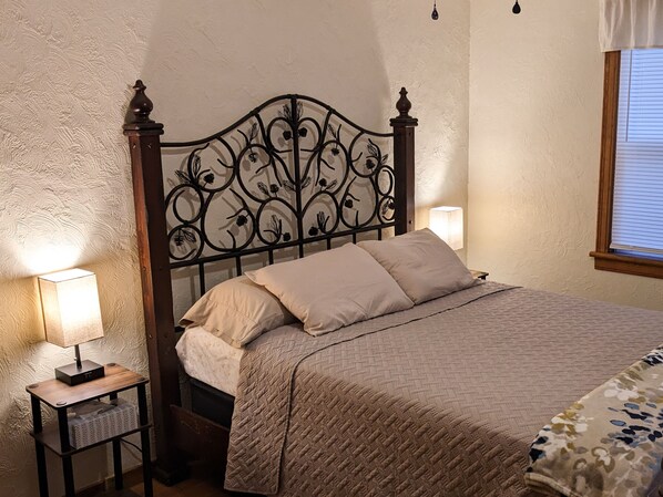 2 bedrooms, WiFi, bed sheets