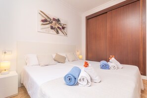 3 makuuhuonetta, silitysrauta/-lauta, ilmainen Wi-Fi, vuodevaatteet