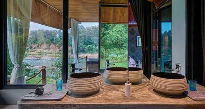 The Namkhan_Riverfront Suite_Luxurious Bungalow with private garden