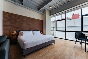 1 sovrum, skrivbord, strykjärn/strykbräda och wi-fi