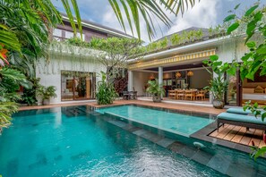 Outdoor pool - Frangipani Villa Putih at Berawa (Canggu)