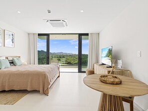 In-room safe, iron/ironing board, free WiFi, bed sheets - B-403 Stunning studio overlooking Mullet bay beach (Cupecoy)