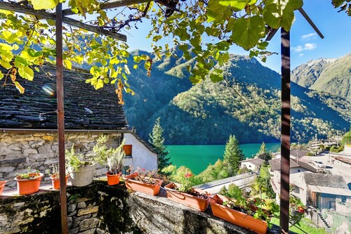 Casa Carla 2, Vogorno, Switzerland
