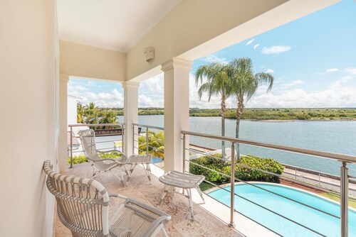 River view | BBQ and pool | 16 PPL | Casa de campo