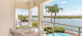 River view | BBQ and pool | 16 PPL | Casa de campo