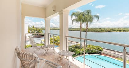 River view | BBQ and pool | 16 PPL | Casa de campo