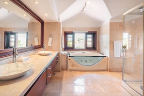 Douche, serviettes fournies