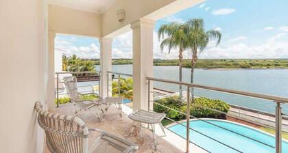 Prime Location|5 bedrooms |16 guests|Casa de campo