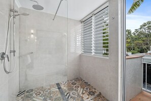 Hair dryer, towels - Alassio Suite 204/2 Palm Cove (Cairns)