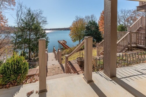 Private Dock, Lake Views & Outdoor Fun