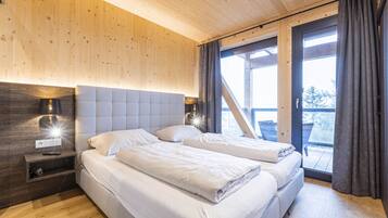 4 bedrooms, bed sheets