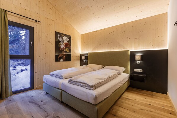 4 多间卧室、免费 WiFi、床单