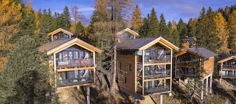 Superior Chalet # 2 with Sauna & Hot Tub