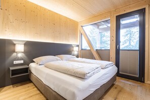 4 bedrooms, free WiFi, bed sheets