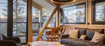 Superior Chalet # 8 with Sauna & Hot Tub