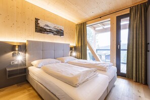 4 室のベッドルーム、WiFi (無料)、ベッドシーツ