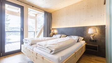 4 bedrooms, bed sheets