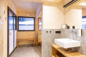 Shower, towels