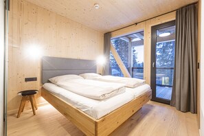4 bedrooms, free WiFi, bed sheets