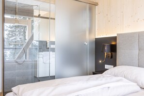 4 bedrooms, free WiFi, bed sheets
