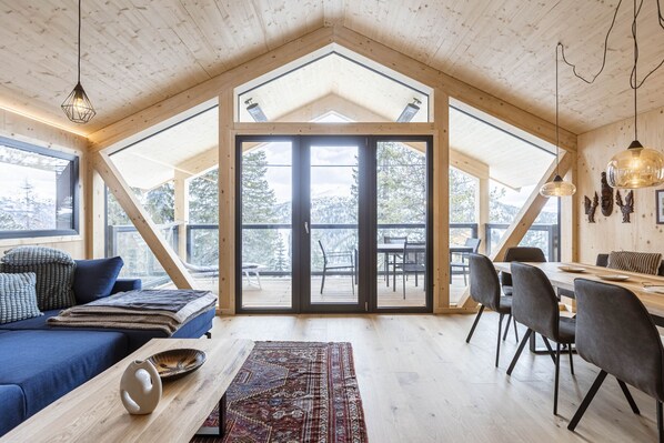 TV - Superior Chalet # 28 with Sauna & Hot Tub (Turrach)