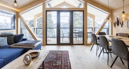 Superior Chalet # 28 with Sauna & Hot Tub