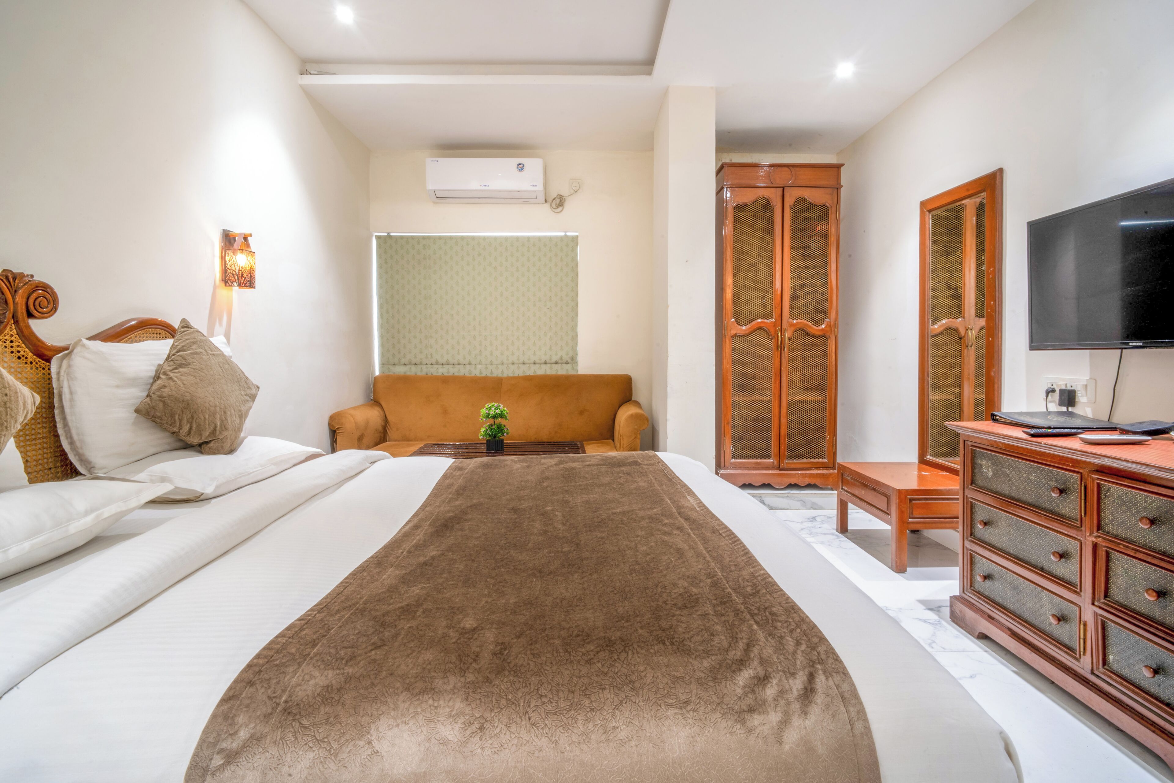 高级房 | 高档床上用品、羽绒被、笔记本电脑工作区、免费 WiFi