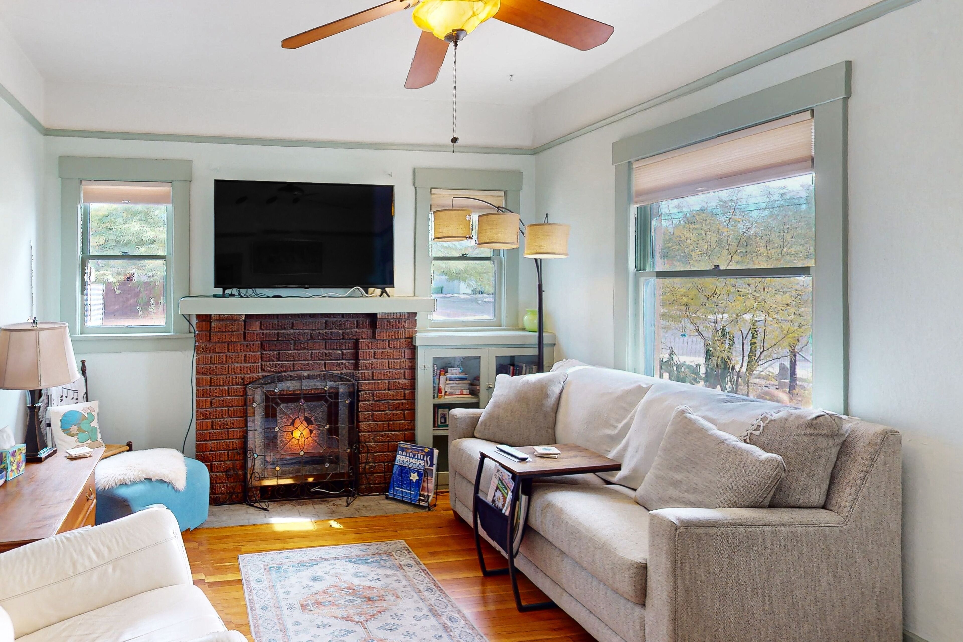 Dog-friendly home in great downtown location with patio, grill, washer/dryer, AC