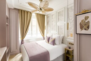 4 habitaciones, escritorio y tabla de planchar con plancha 