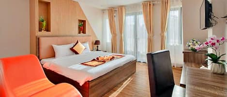 Deluxe Double Room, 1 Queen Bed, Balcony, City View
