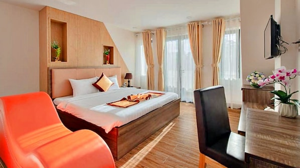 Deluxe Double Room, 1 Queen Bed, Balcony, City View