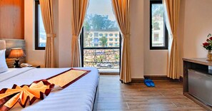Deluxe Double Room, 1 Queen Bed, Balcony, City View