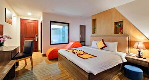 Deluxe Double Room, 1 Queen Bed, Balcony, City View