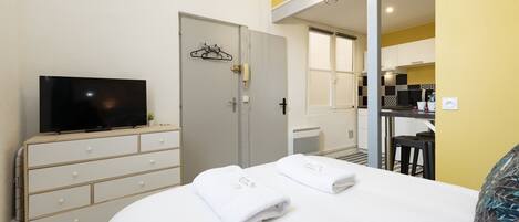 Bügeleisen/Bügelbrett, kostenloses WLAN, Bettwäsche