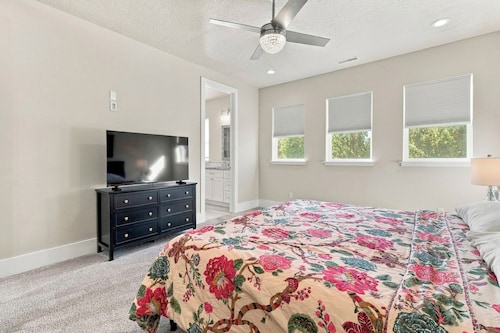 New 4BR Nephi, UT Home - 12 Beds, Game Garage, RV Pad, Near Mt. Nebo & I-15