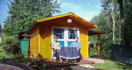 Ferienwohnung Lucke" mit Bergblick, privater Terrasse und Wi-Fi