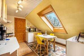 Frigorifero, forno, piano cottura, lavastoviglie