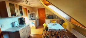 Kühlschrank, Ofen, Herdplatte, Geschirrspüler