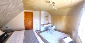 1 bedroom, free WiFi, bed sheets - Apartment 'Ferienwohnung Lucke' with Mountain View, Private Terrace and Wi-Fi (Oybin-Luftkurort Lückendorf)