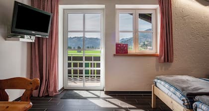 Einzimmerappartement 'Appartement Braun 1' mit Bergblick, Balkon und WLAN