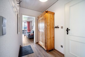 Interior - Studio Apartment 'Appartement  Braun 2' with Mountain View, Balcony and Wi-Fi (Bolsterlang)