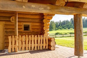 Terrace/patio - Holiday Home 'Hofblick' with Private Terrace, Private Garden and Wi-Fi (Glatten)