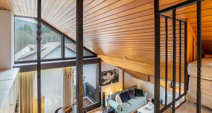 Apartment 'Aixpress' with Mountain View, Shared Terrace and Wi-Fi