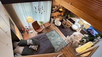 TV, lareira, aparelho de som