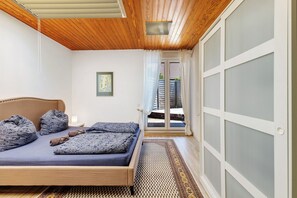 2 bedrooms, free WiFi, bed sheets - Apartment 'Balingen' with Private Terrace and Wi-Fi (Balingen)