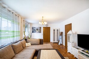 TV - Apartment 'Traumschmiede' with Wi-Fi (Bad Emstal)
