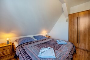 2 slaapkamers, een strijkplank/strijkijzer, gratis wifi, beddengoed